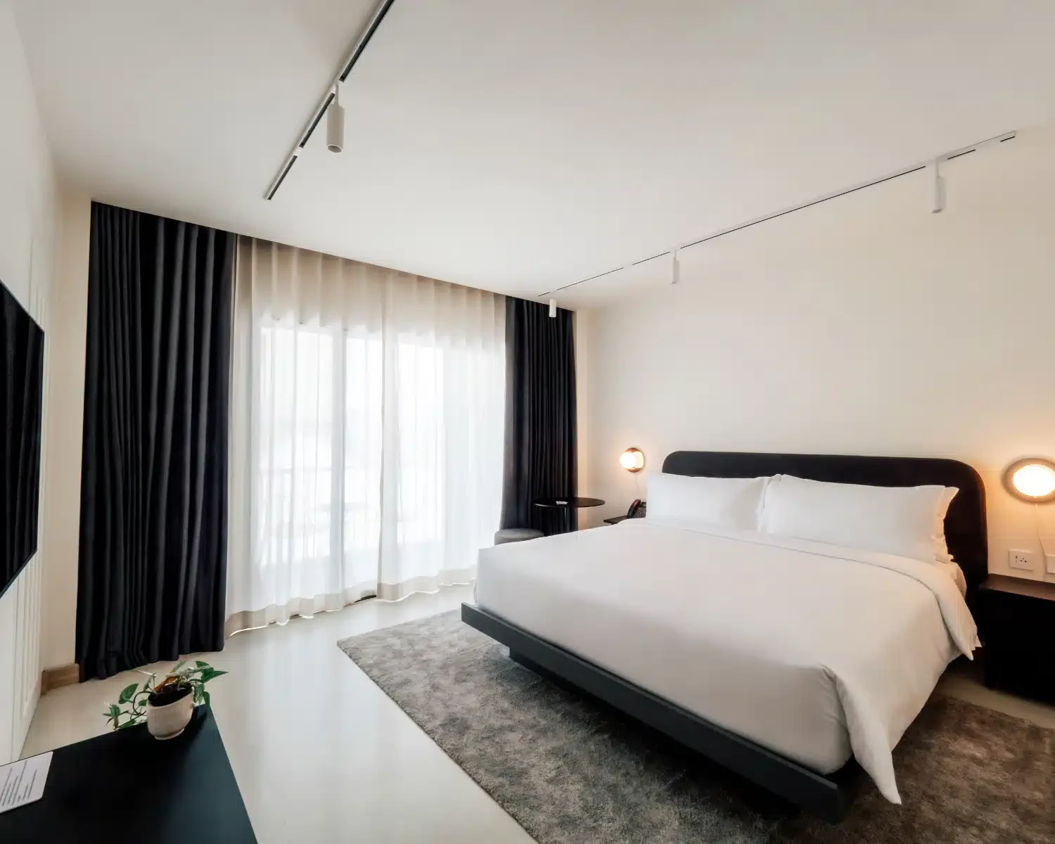 Standard King — temporary StandardX room photograph